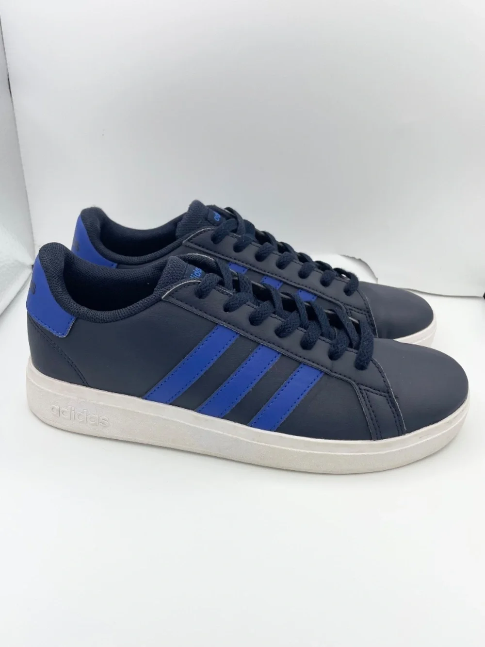 Adidas Grand Court blue lace-up unisex sneakers Size 6